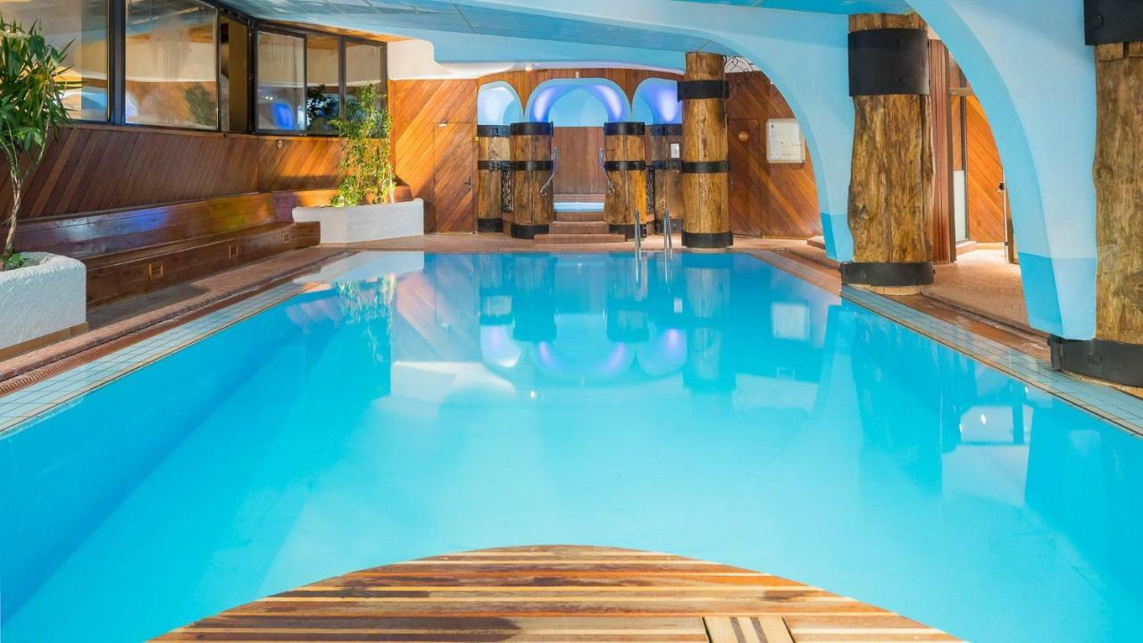 Hotel Le Palace Des Neiges Courchevel Esterno foto